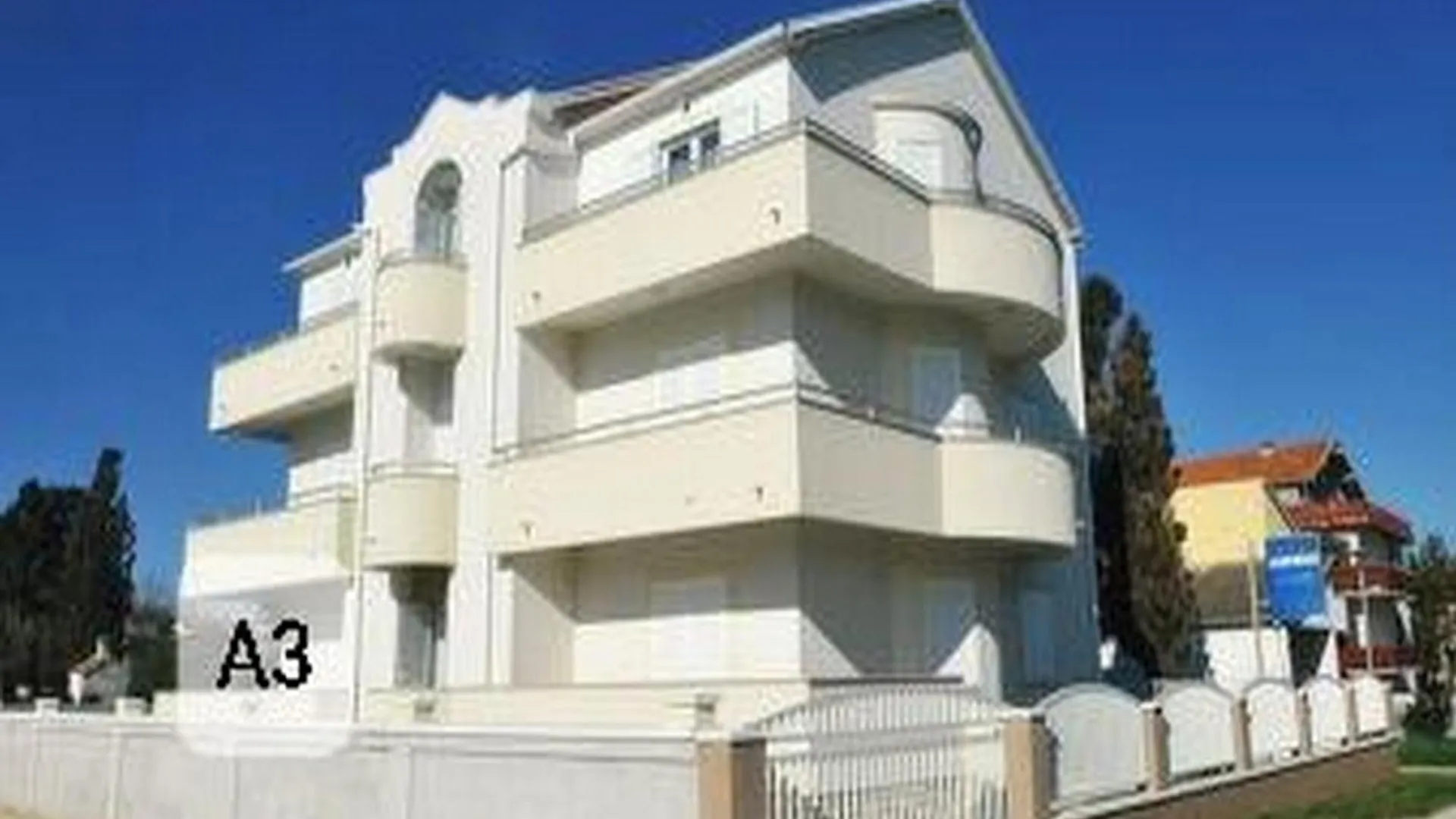 Apartments Anamarija Privlaka